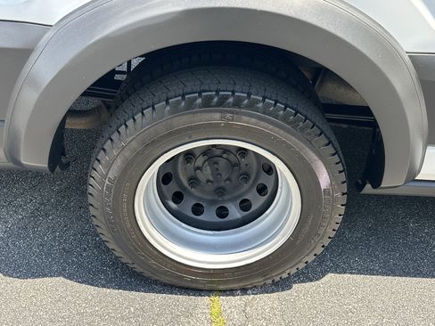 Used 2019 Ford Transit 350 XL RWD image 19