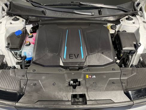 Certified 2024 Hyundai Ioniq 5 SEL RWD image 9