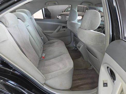 Used 2010 Toyota Camry LE FWD image 23