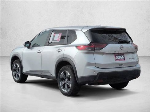 Used 2024 Nissan Rogue SV AWD/4WD image 8