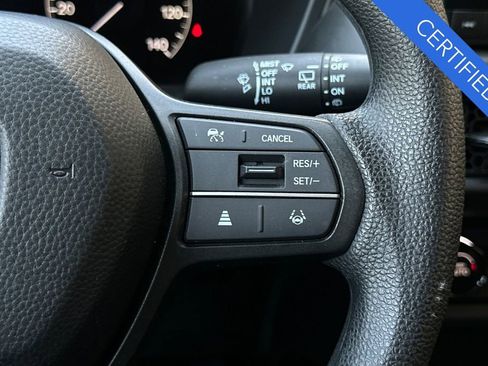 Certified 2025 Honda HR-V LX image 27