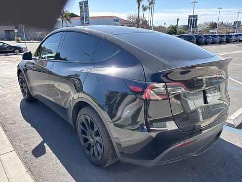 Used 2023 Tesla Model Y Long Range image 3