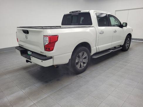 Used 2018 Nissan Titan SV w/ SV Convenience Package image 9