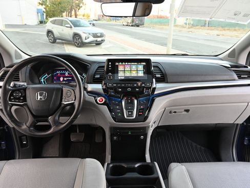 Used 2018 Honda Odyssey Elite image 12