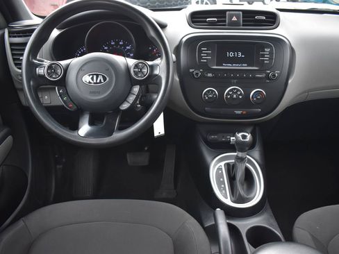 Used 2018 Kia Soul FWD image 16