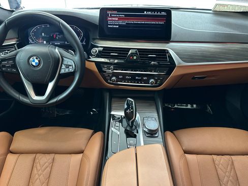 Used 2023 BMW 530i w/ Convenience Package RWD image 15