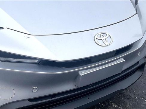 Used 2023 Toyota Prius LE image 32