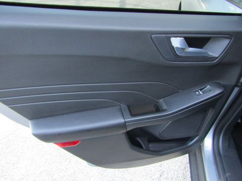 Used 2024 Ford Escape ST-Line w/ Tech Pack #1 AWD/4WD image 12