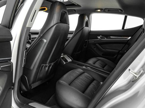 Used 2010 Porsche Panamera S image 36