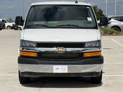 Used 2025 Chevrolet Express 2500 w/ Driver Convenience Package RWD image 23