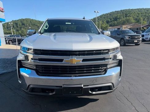 Used 2022 Chevrolet Silverado 1500 LT w/ Z71 Off-Road Package AWD/4WD image 2