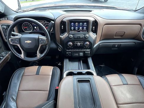 Used 2022 Chevrolet Silverado 1500 High Country image 10