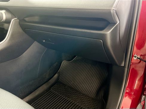 Used 2021 Toyota RAV4 LE image 34