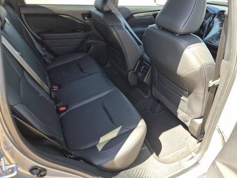 Certified 2025 Subaru Forester Limited AWD/4WD image 18