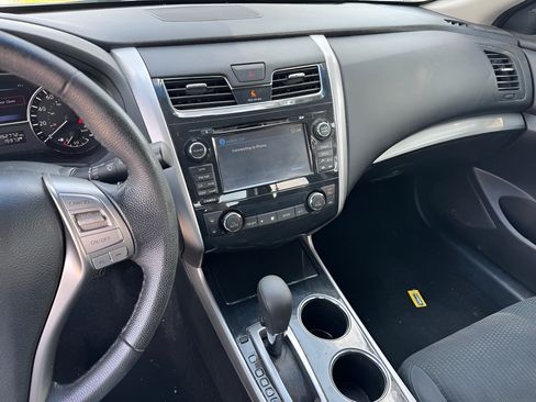 Used 2014 Nissan Altima 2.5 SV w/ Convenience Package FWD image 24