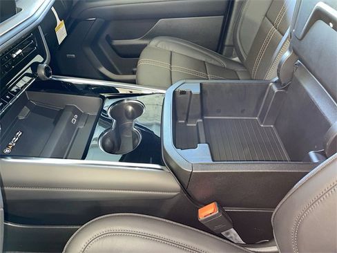 New 2026 Chevrolet Suburban High Country image 29