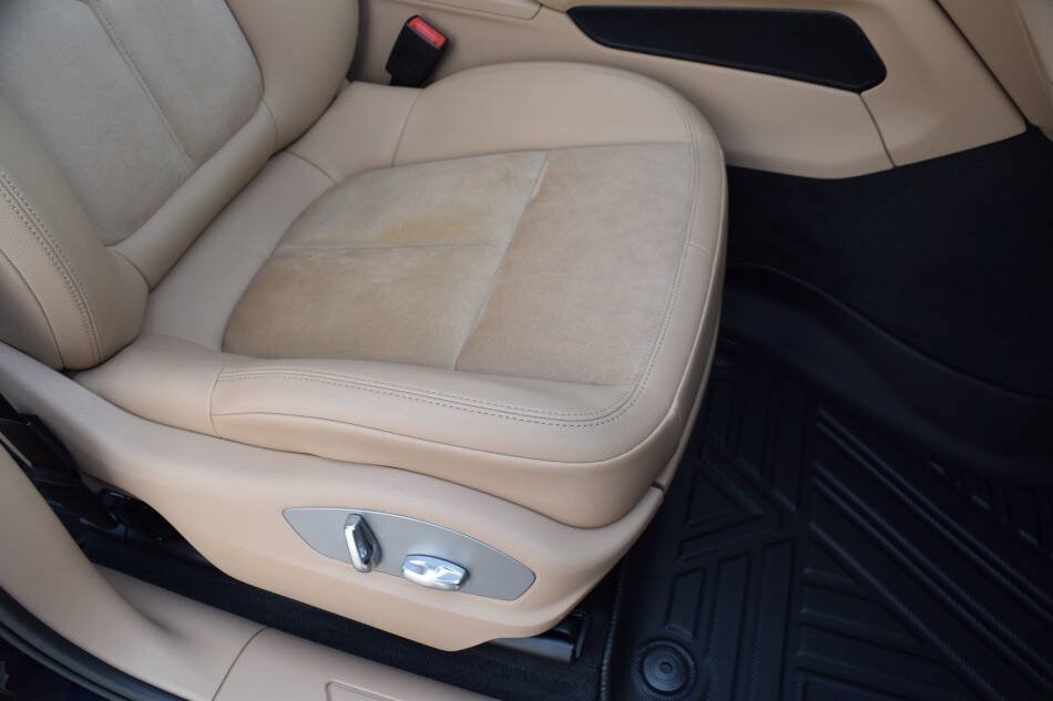 Used 2019 Porsche Macan AWD/4WD image 53