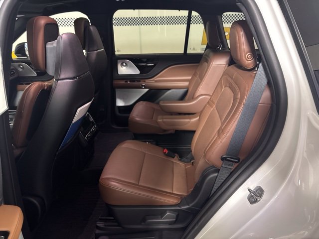 Used 2020 Lincoln Aviator Reserve w/ Equipment Group 202A AWD/4WD image 15