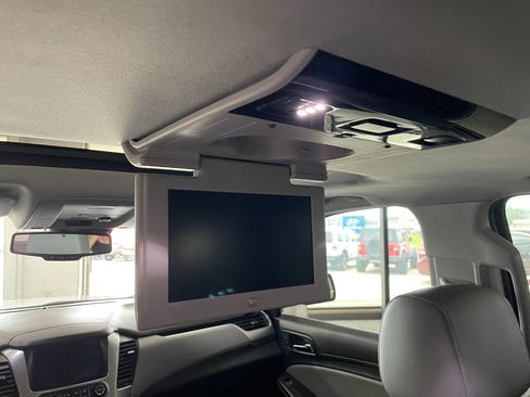 Used 2020 Chevrolet Suburban LT image 26