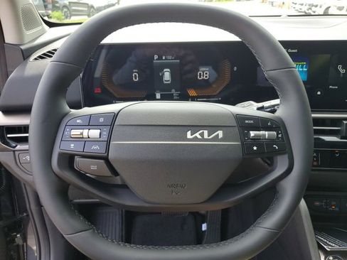 New 2026 Kia Sportage LX image 18