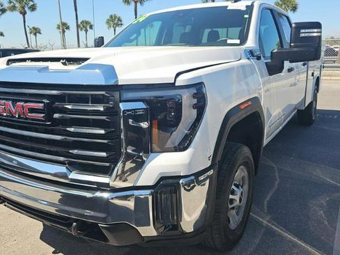 Used 2024 GMC Sierra 2500 Pro w/ Convenience Package image 5