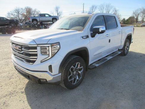 New 2026 GMC Sierra 1500 SLT w/ SLT Premium Plus Package AWD/4WD image 10