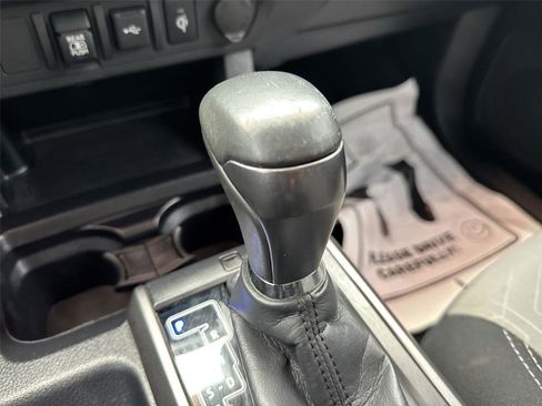 Used 2021 Toyota Tacoma TRD Off-Road AWD/4WD image 20