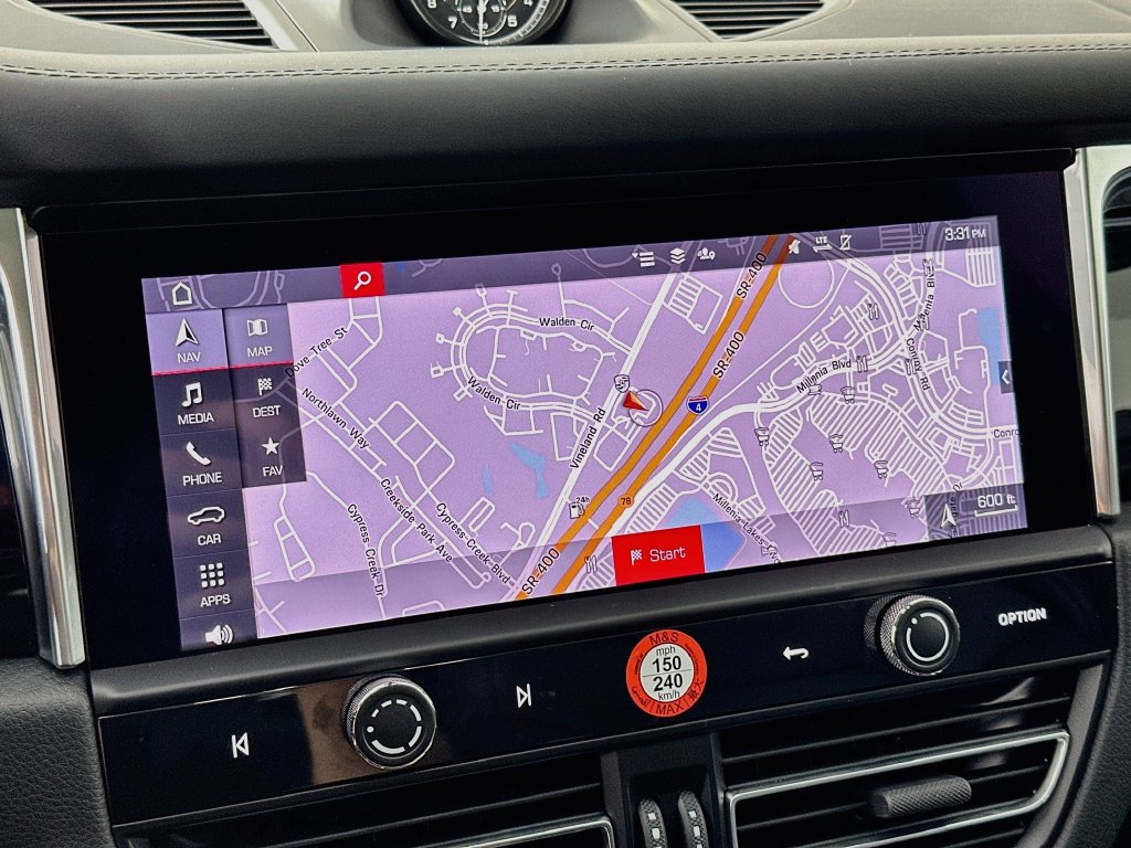 Certified 2025 Porsche Macan AWD/4WD image 16