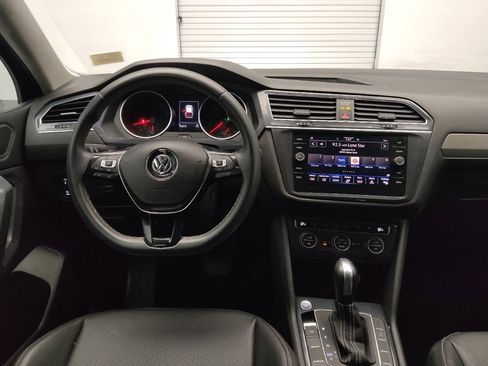 Used 2021 Volkswagen Tiguan SE image 22