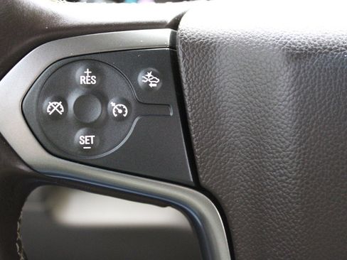 Used 2016 Chevrolet Suburban LT image 22