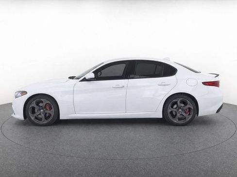 Used 2019 Alfa Romeo Giulia w/ Quick Order Package 22K Sport RWD image 4