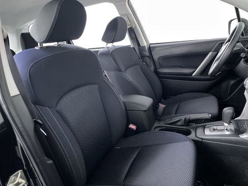 Used 2018 Subaru Forester 2.5i AWD/4WD image 23