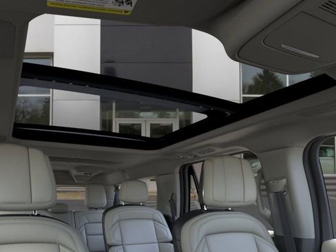 New 2025 Lincoln Navigator L Reserve image 22