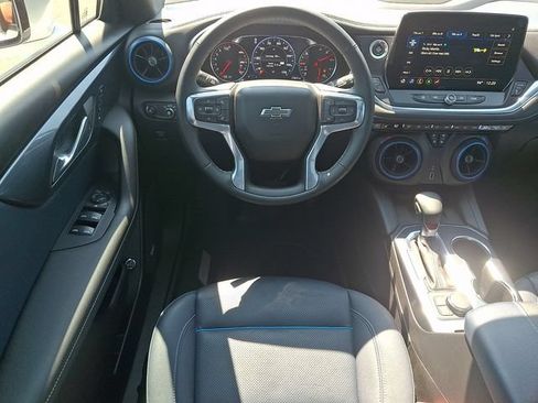 Used 2024 Chevrolet Blazer RS w/ Enhanced Convenience Package FWD image 11