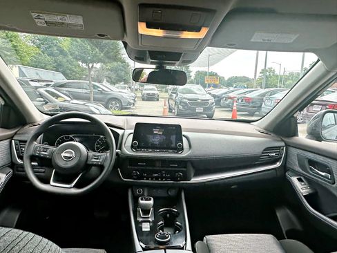 Used 2023 Nissan Rogue SV AWD/4WD image 10