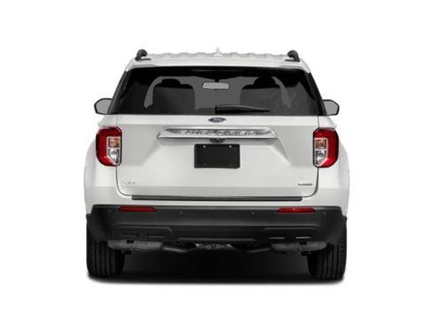 Used 2022 Ford Explorer XLT w/ Equipment Group 202A AWD/4WD image 5