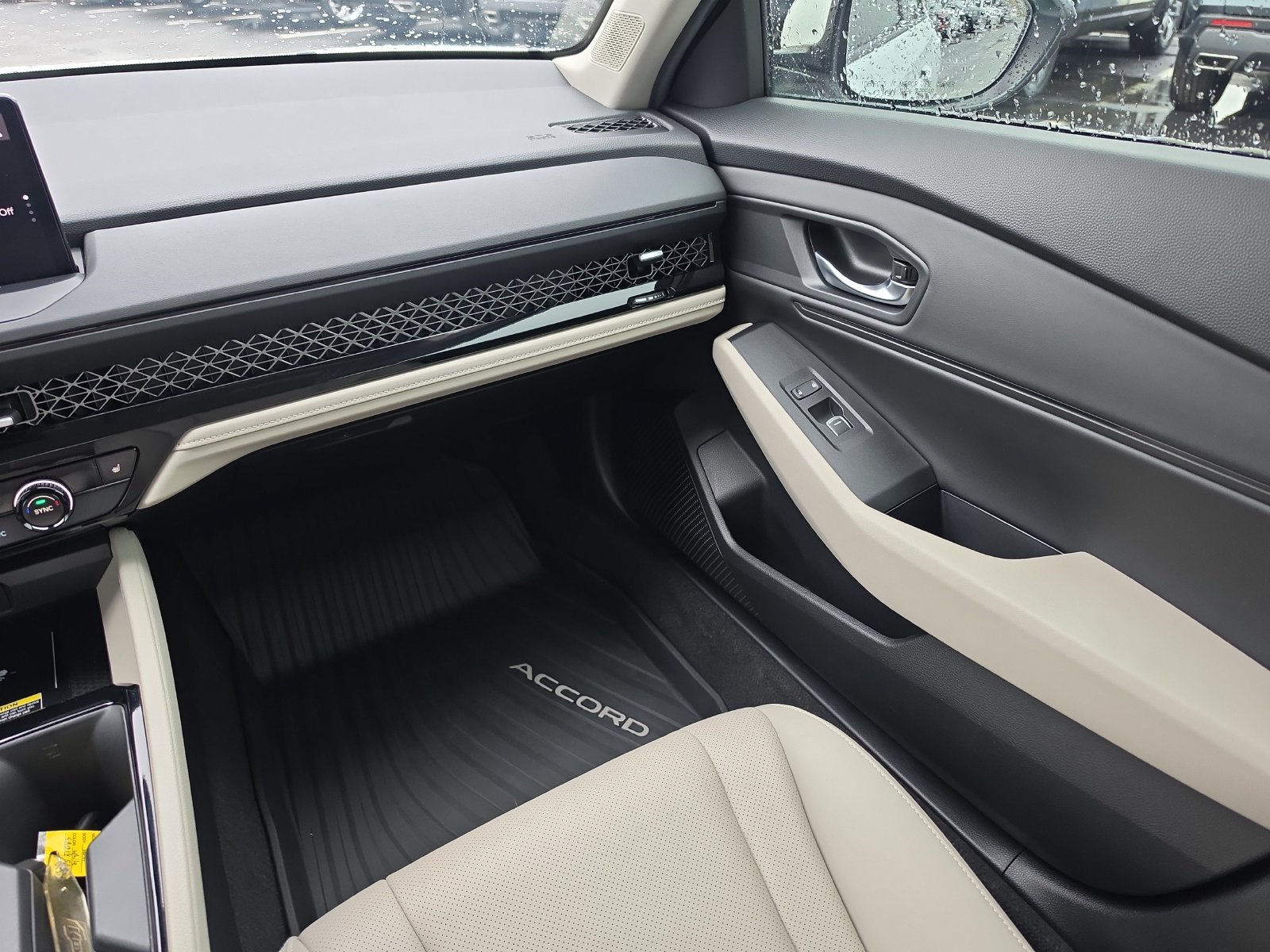 Used 2025 Honda Accord EX-L image 11