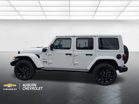 Used 2024 Jeep Wrangler Unlimited Sahara AWD/4WD image 6