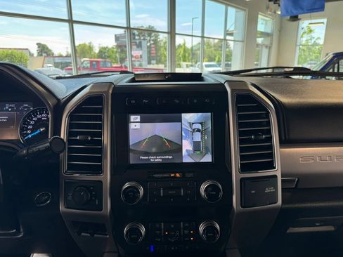 Used 2019 Ford F350 Platinum w/ Platinum Ultimate Package AWD/4WD image 18