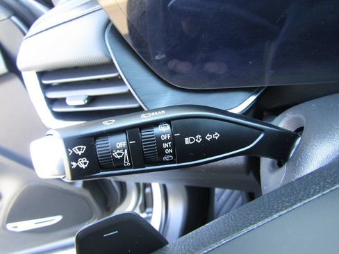Used 2025 Buick Envision Preferred AWD/4WD image 10