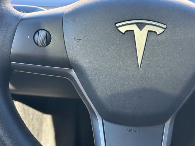 Used 2022 Tesla Model Y Performance AWD/4WD image 15