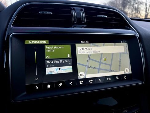 Used 2019 Jaguar F-PACE Prestige image 41