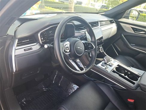 Used 2025 Jaguar F-PACE R-Dynamic S image 17