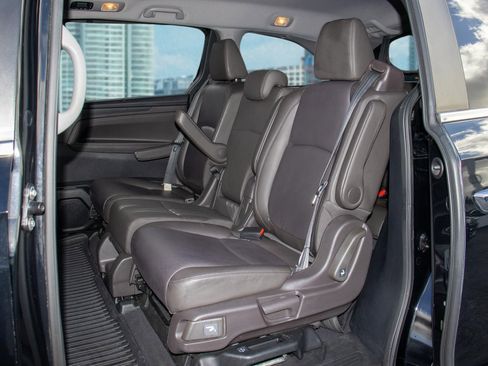 Certified 2018 Honda Odyssey Touring image 16