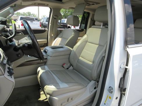 Certified 2019 GMC Yukon XL Denali w/ Open Road Package AWD/4WD image 24