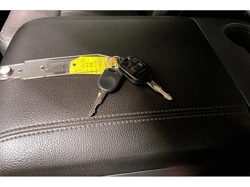 Used 2015 Ford F250 Lariat w/ Chrome Package image 12