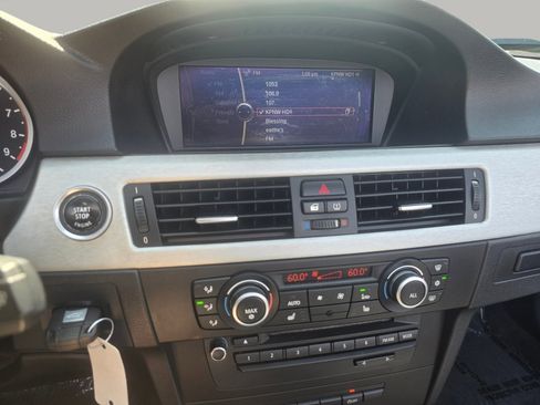 Used 2011 BMW M3 Convertible image 8