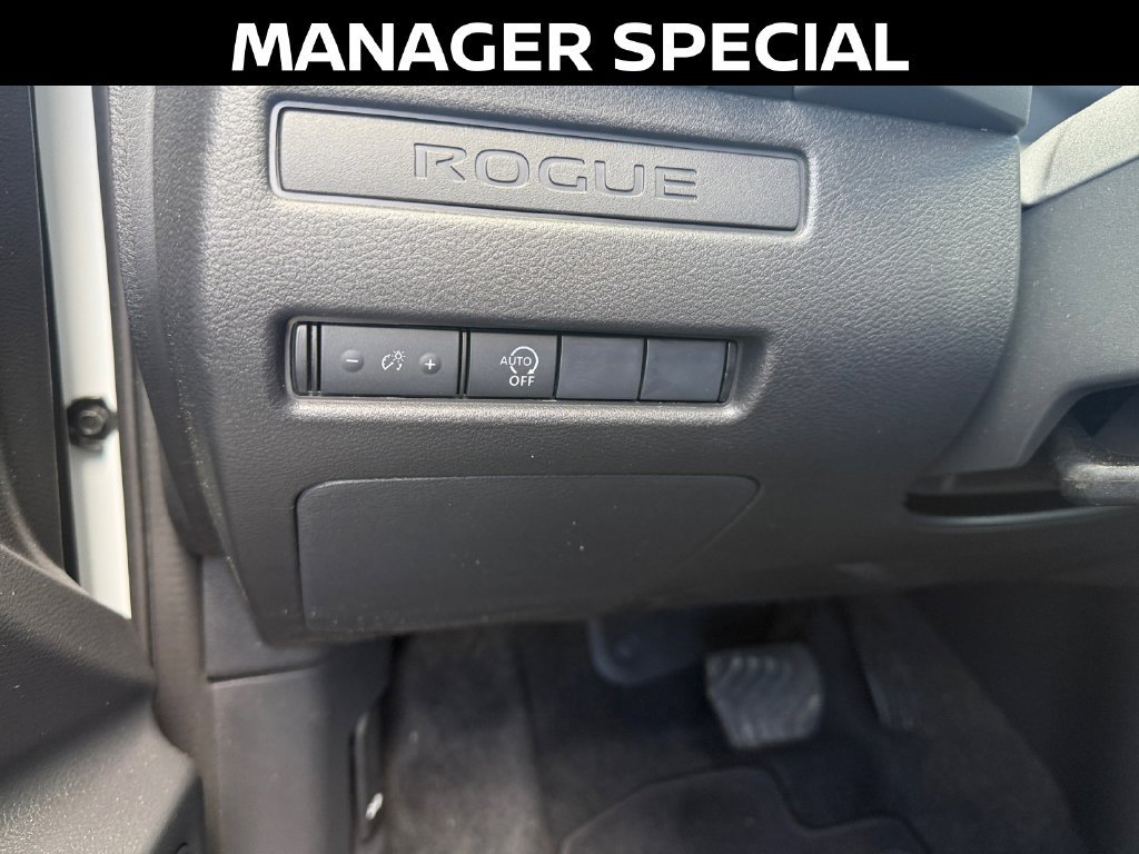 Used 2025 Nissan Rogue S FWD image 25