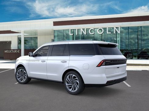 New 2025 Lincoln Navigator Reserve AWD/4WD image 4