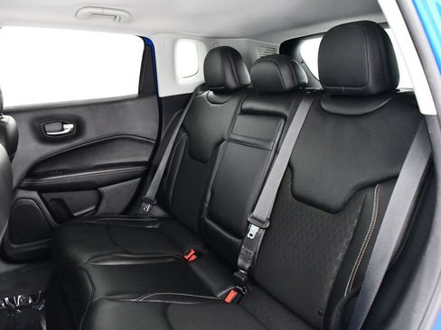 Used 2018 Jeep Compass Latitude w/ Popular Equipment Group AWD/4WD image 21